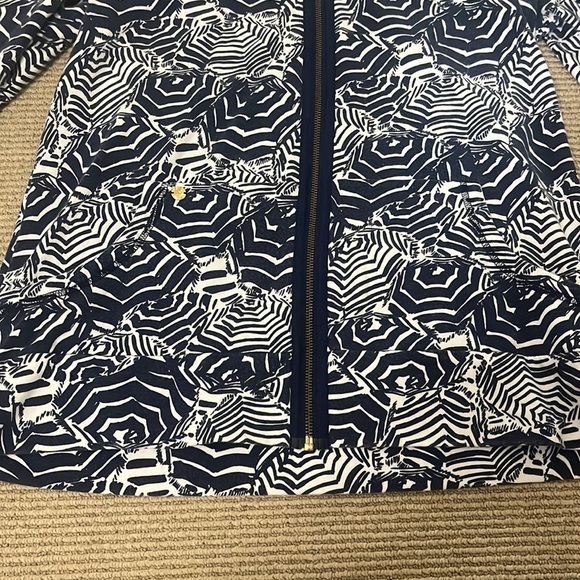 Lilly Pulitzer long-sleeve pullover top - Picture 3 of 3